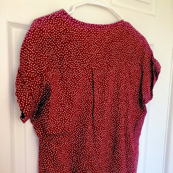 Wide Cut Blouse - Picture 3 of 5